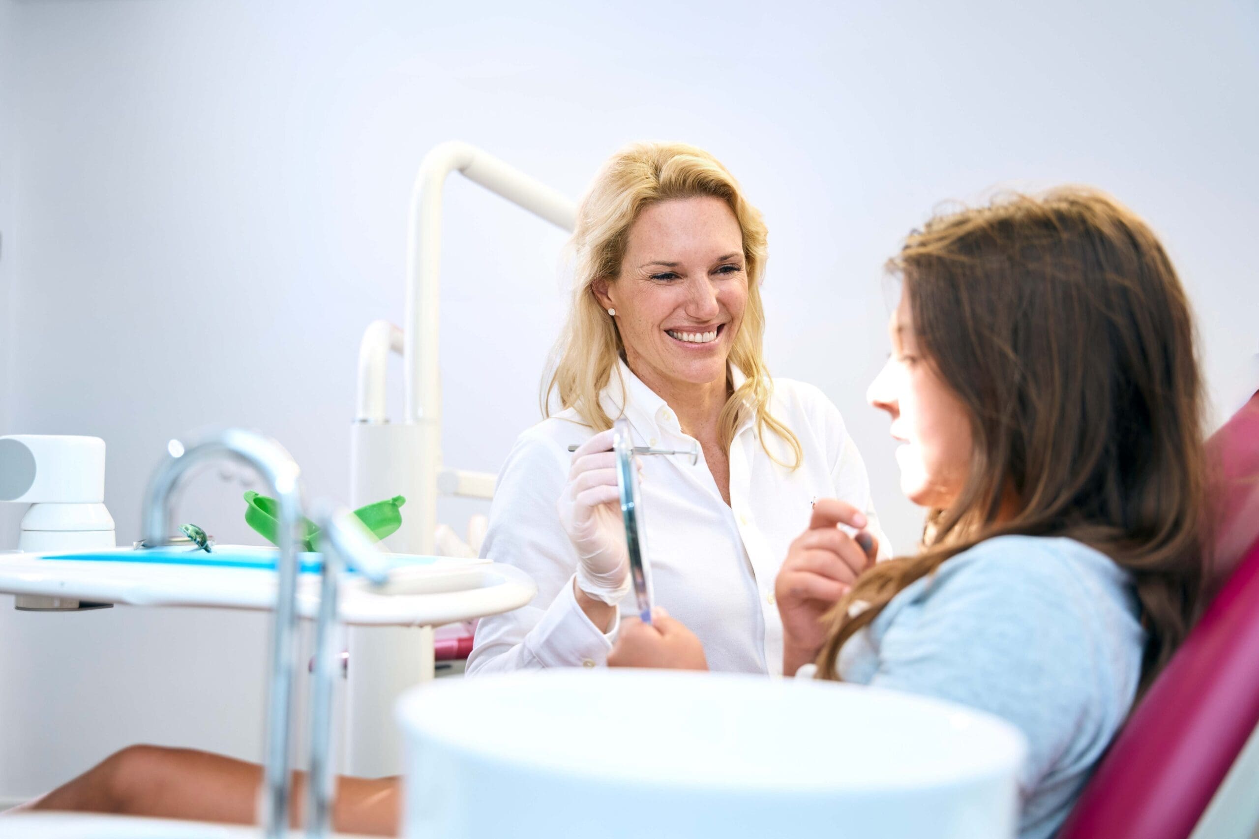 Dr. Fiona Adler feiert 9 Jahre Kieferorthopädie in Pullach
